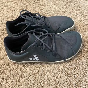 Vivo barefoot shoes navy blue size 6.5 women’s